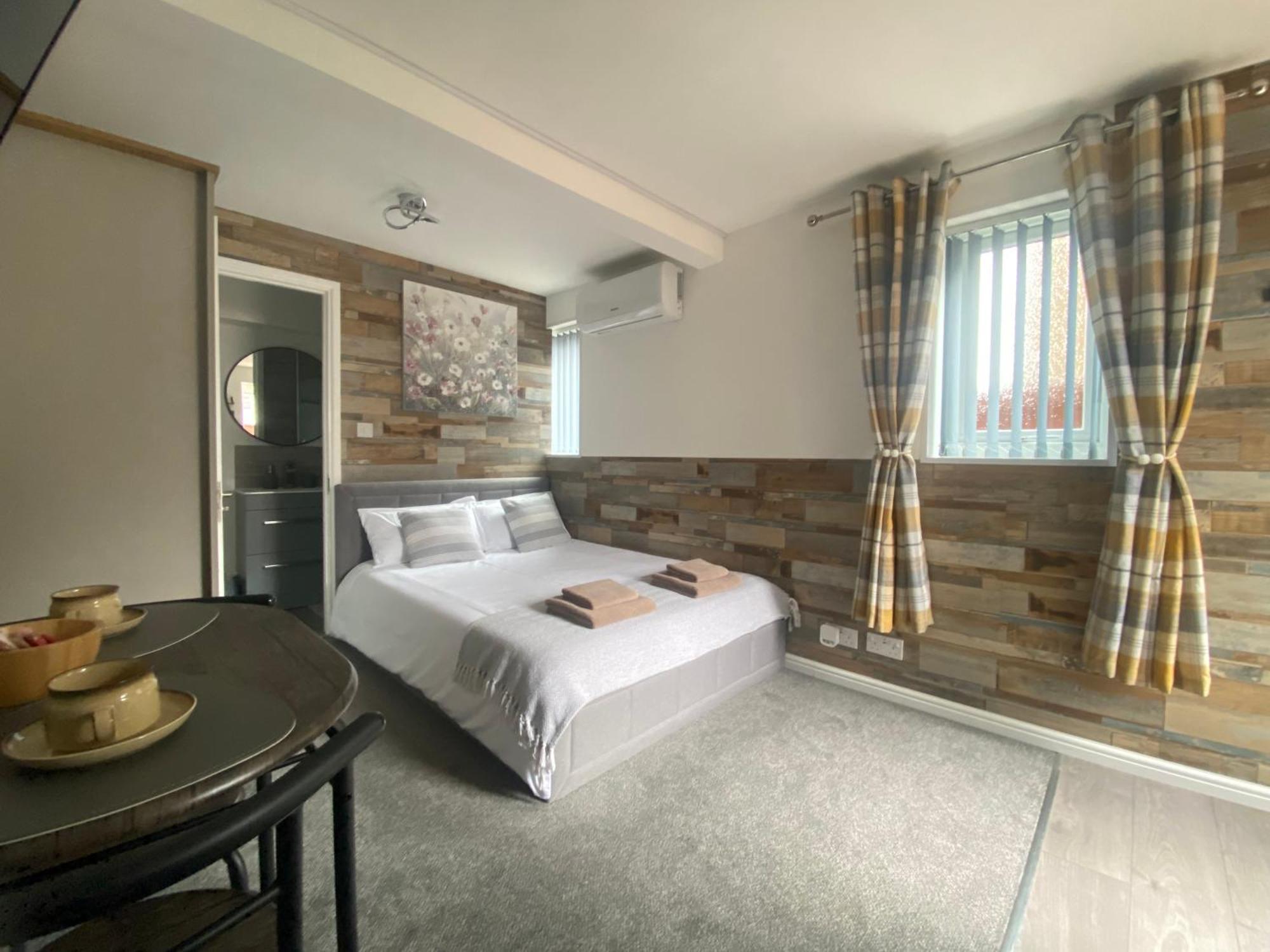 Cristina Modern Otel Horley Dış mekan fotoğraf